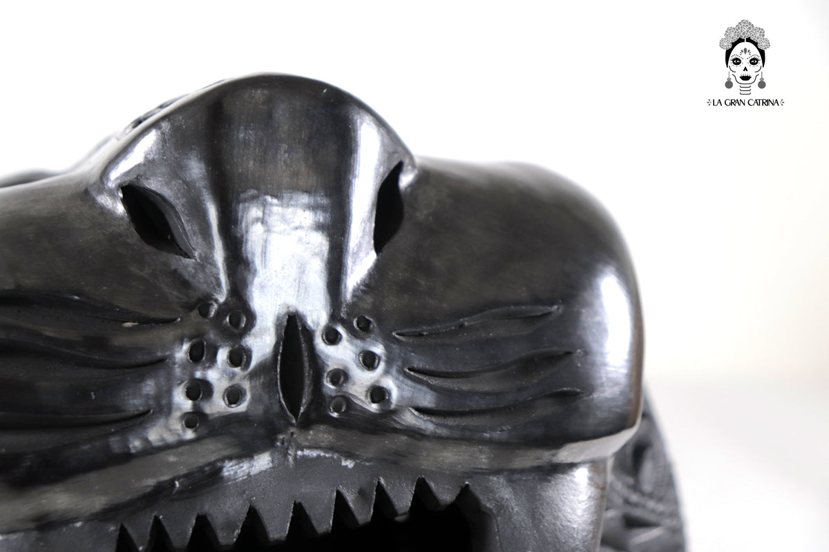 Cabeza de Jaguar de Barro Negro - 22 cm. 8.7 in. Barro negro
