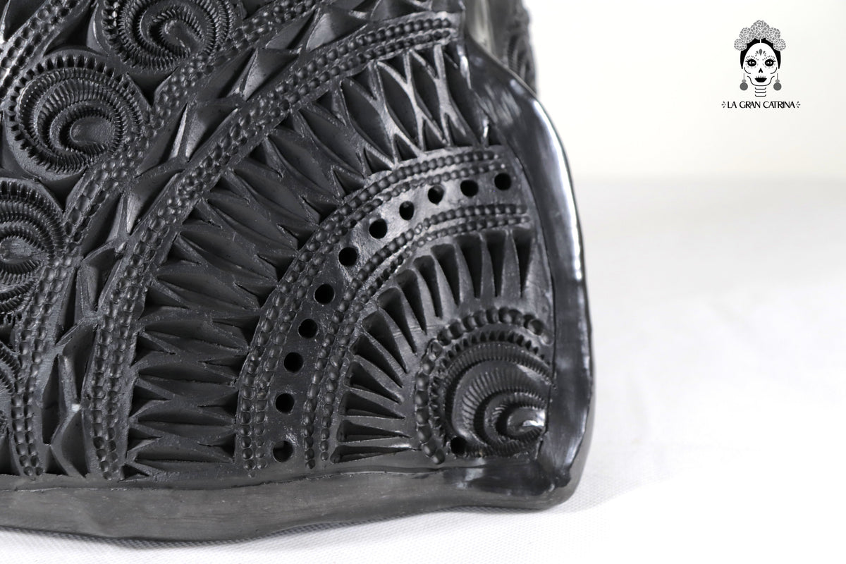 Cabeza de Jaguar de Barro Negro - 22 cm. 8.7 in. Barro negro