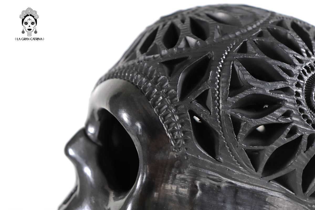 Cráneo de Barro Negro 18 cm. 7.1 in. Barro negro