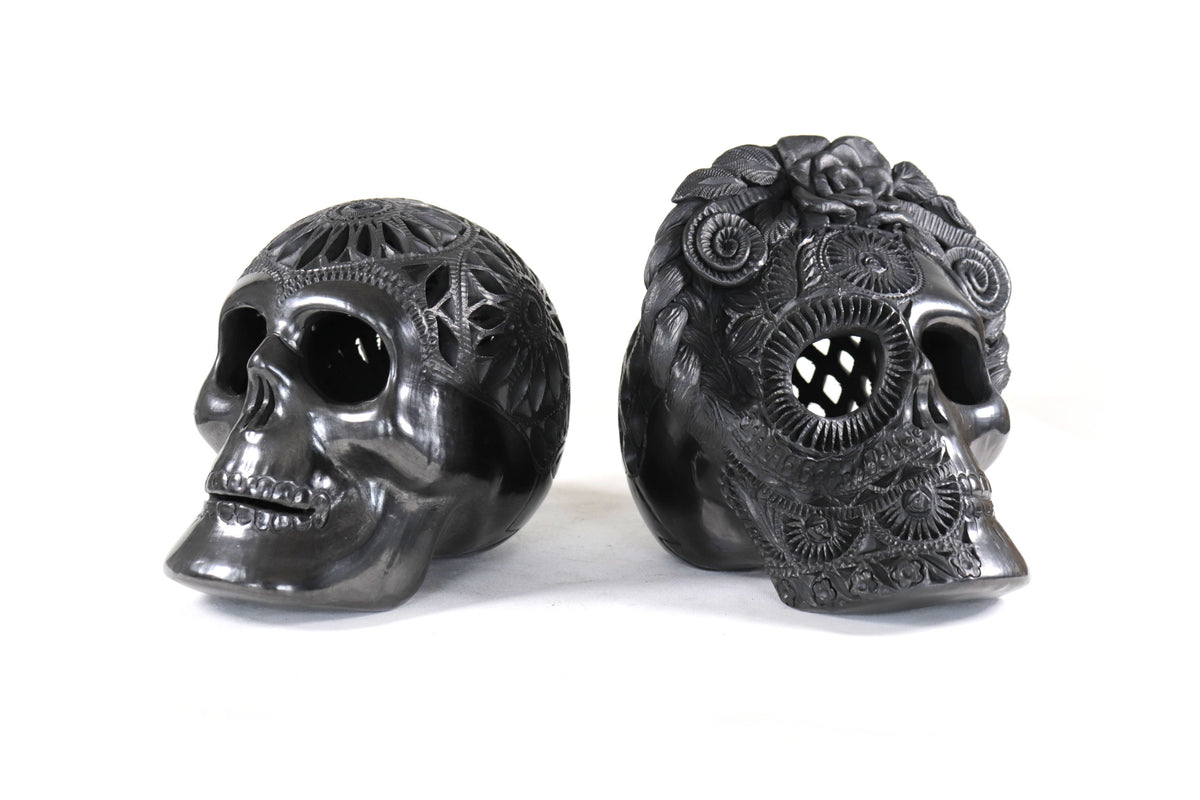 Par Cráneos de Barro Negro 18 cm. 7.1 in - 20 cm. 7.9 in.