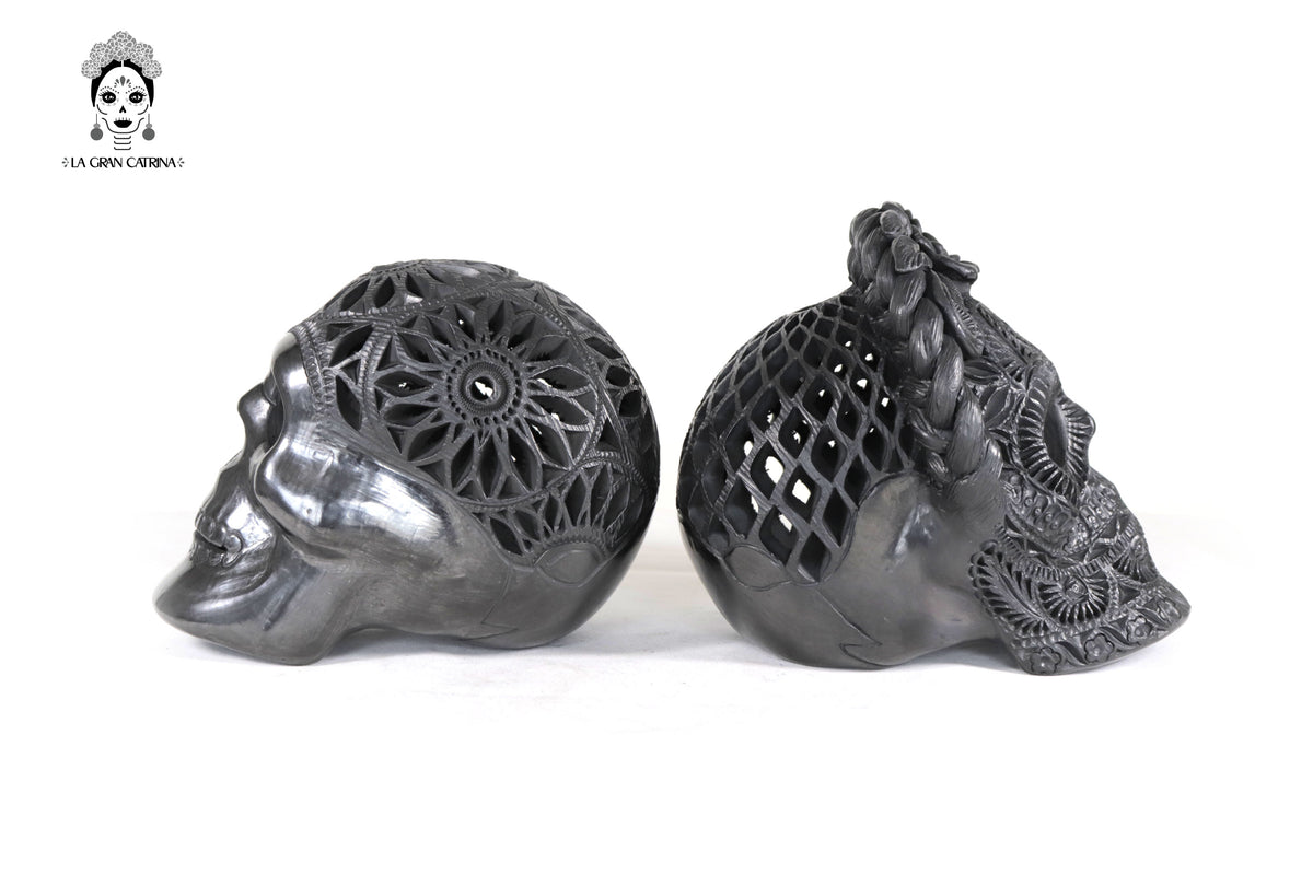 Par Cráneos de Barro Negro 18 cm. 7.1 in - 20 cm. 7.9 in.