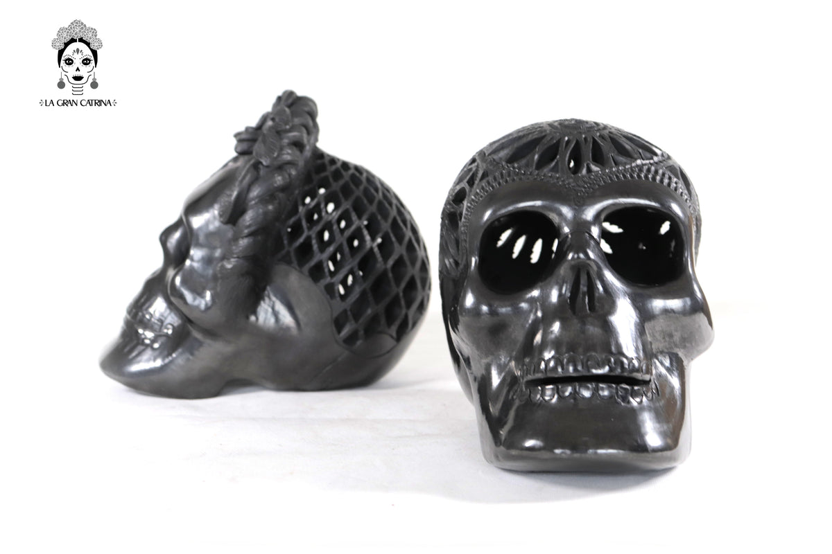 Par Cráneos de Barro Negro 18 cm. 7.1 in - 20 cm. 7.9 in.