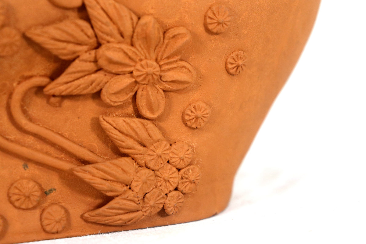 Maceta Cráneo Barro Natural con Flores Relieve - 16 Cm. 6.2 In. Maceta
