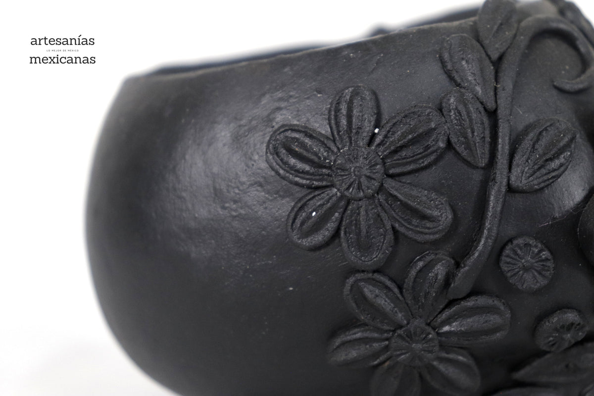 Maceta Cráneo Barro Negro con Flores Relieve - 10 Cm 3.9 In. Maceta