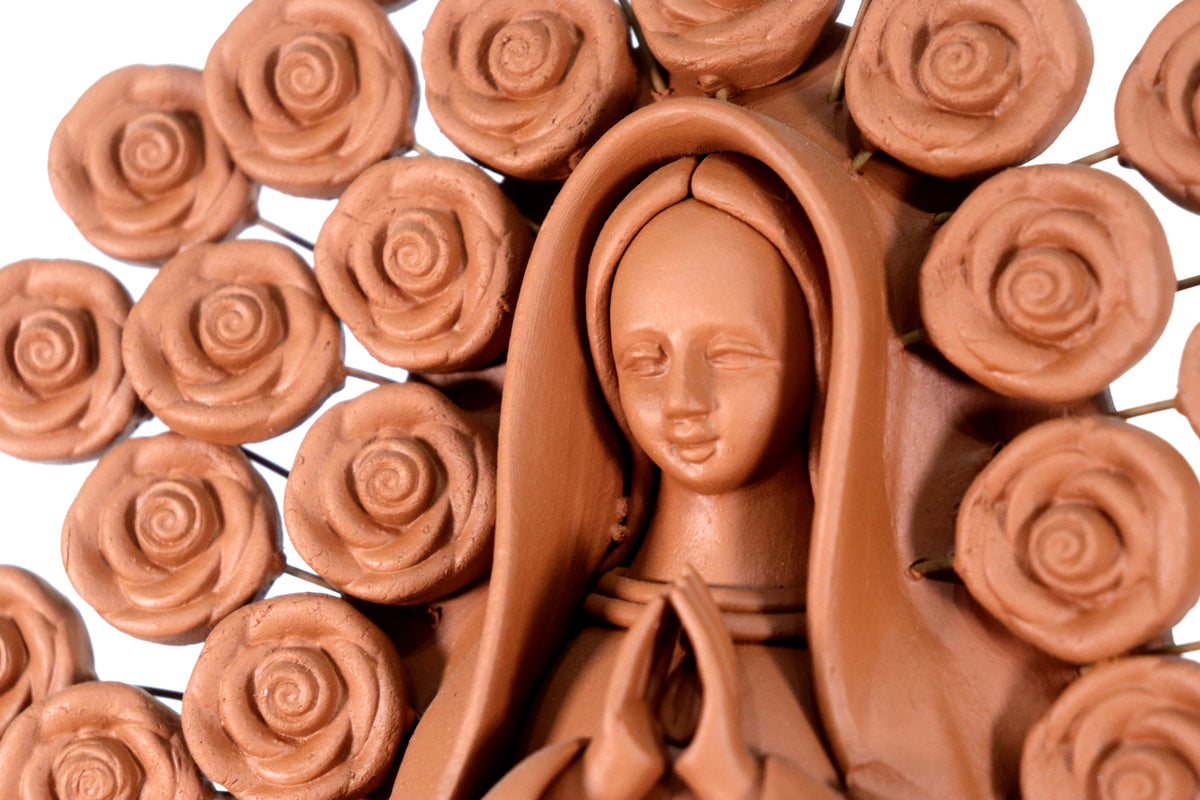 Virgen de Guadalupe - 35 cm. - Barro natural