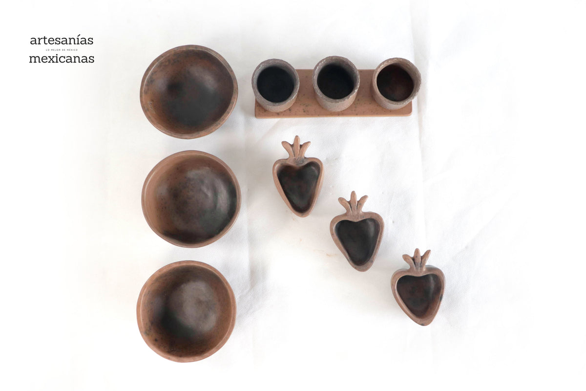 Set de vasos, caballitos y corazones de barro Artesanía