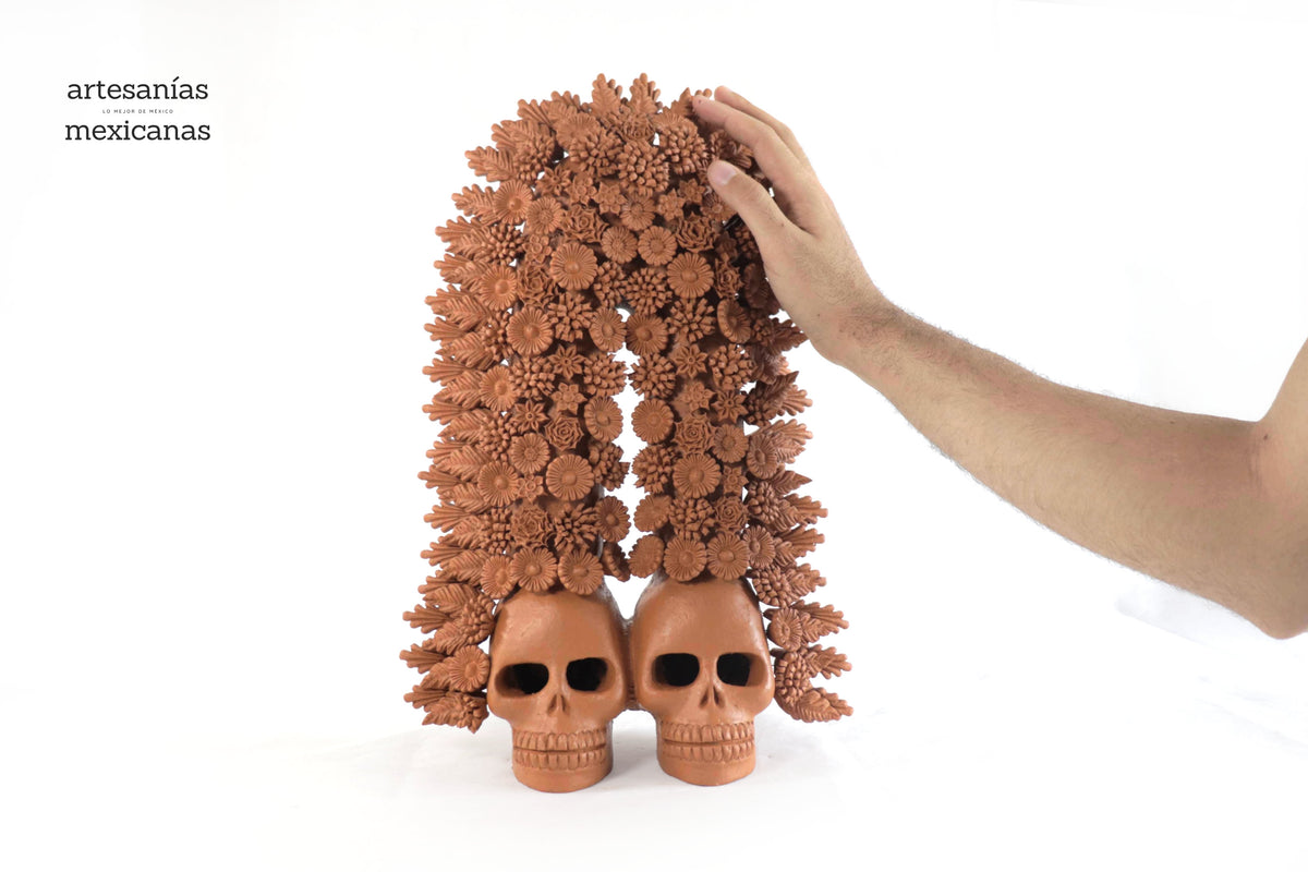 Arco de calaveras y flores - 42 cm. 16.5 in.