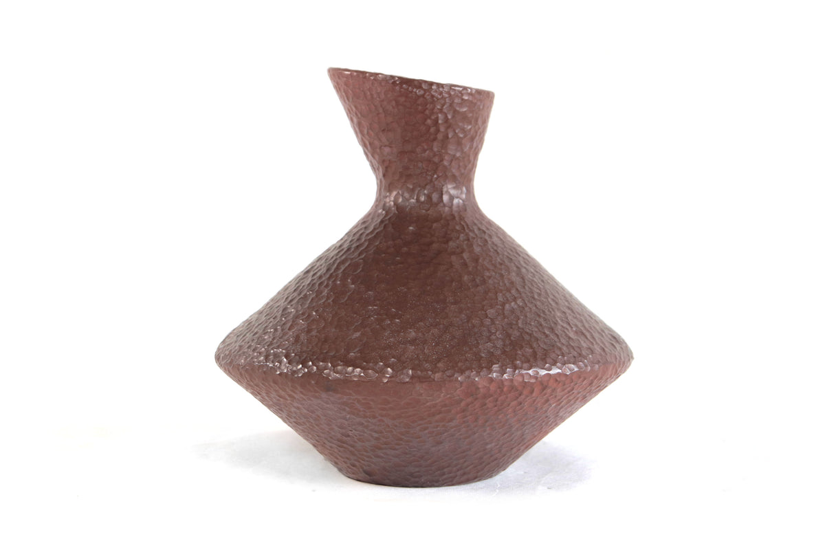 Jarrón moderno de barro martillado rojo - 25 cm. 10 in. Artesanía