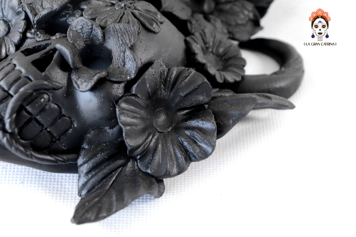 Cráneos Negros con Flores I - 20 cm. 7.8 in. Artesanía