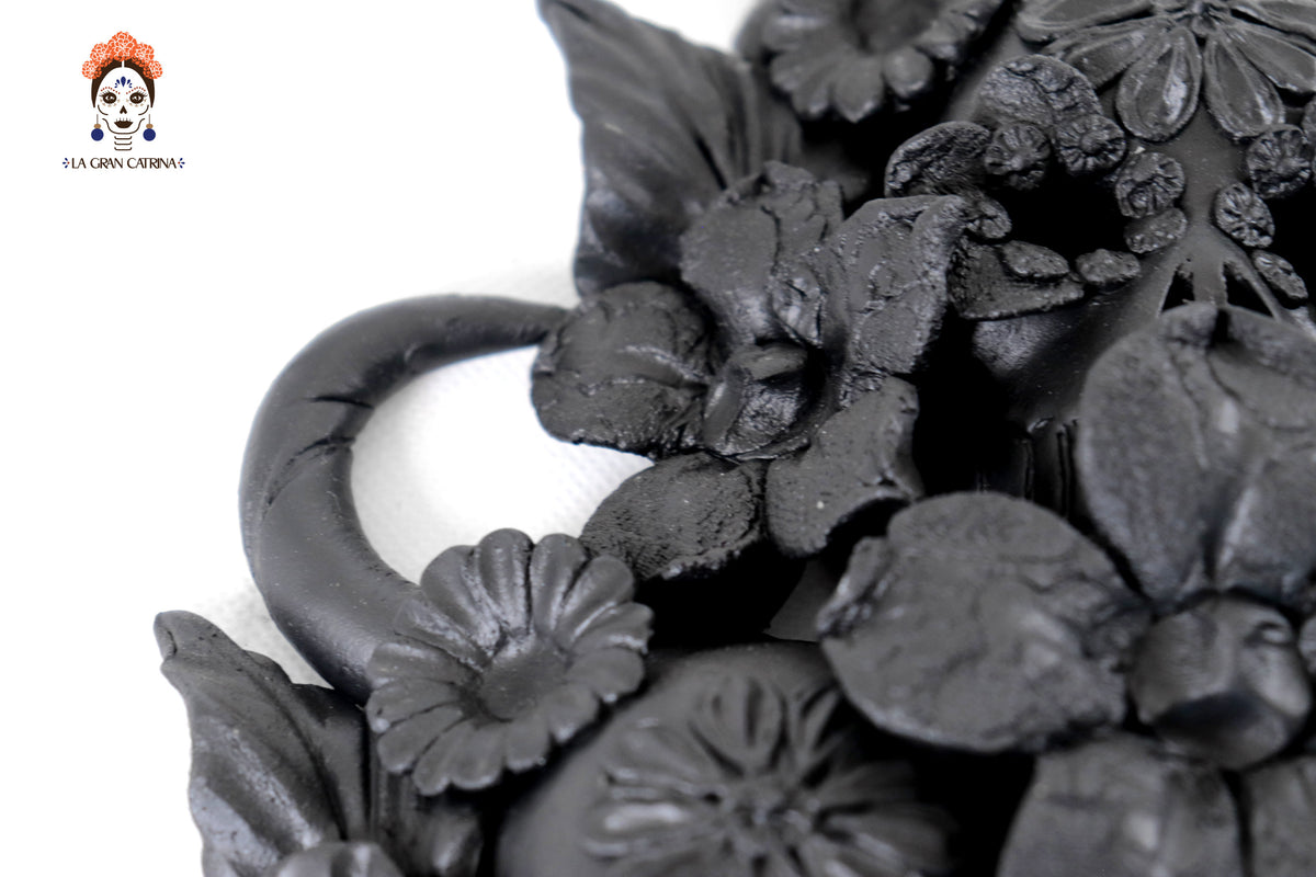 Cráneos Negros con Flores I - 20 cm. 7.8 in. Artesanía