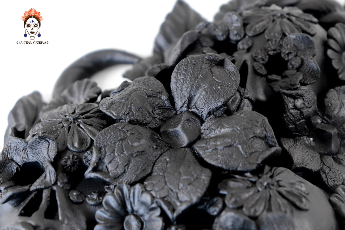 Cráneos Negros con Flores I - 20 cm. 7.8 in. Artesanía