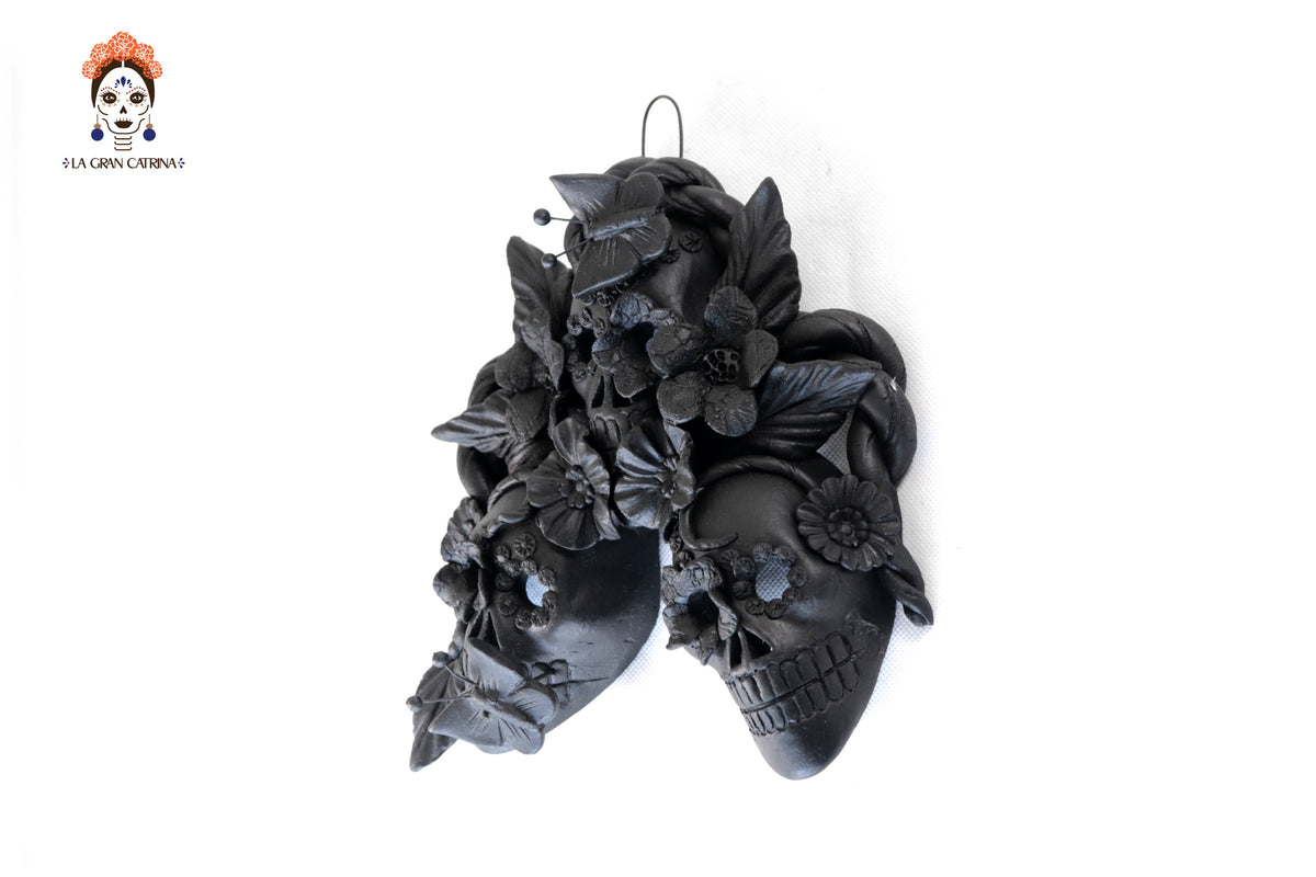 Cráneos Negros con Flores II - 20 cm. 7.8 in. Artesanía