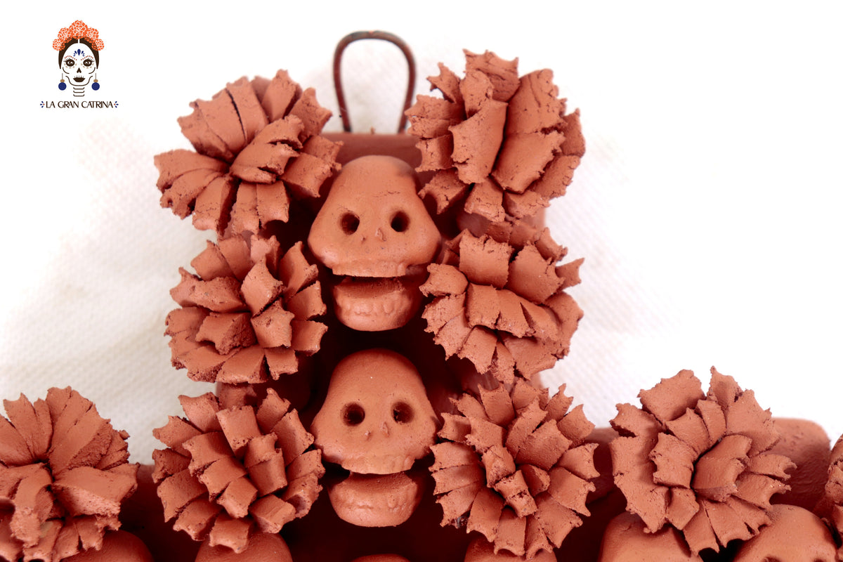 Cruz de Día de Muertos Barro 24 cm. 10 in. Artesanía