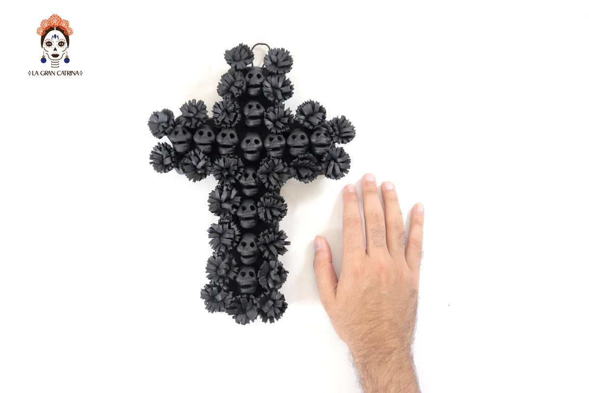 Cruz de Día de Muertos Barro color Negro 24 cm. 10 in.