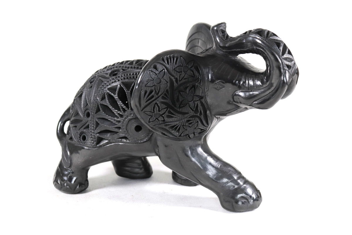 Elefante de Barro Negro - 18 cm. 7 in. Barro negro