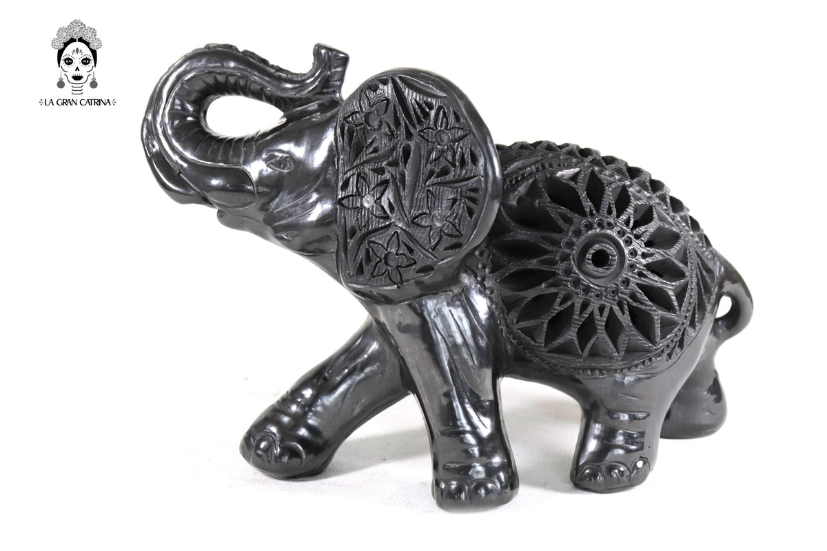 Elefante de Barro Negro - 18 cm. 7 in. Barro negro