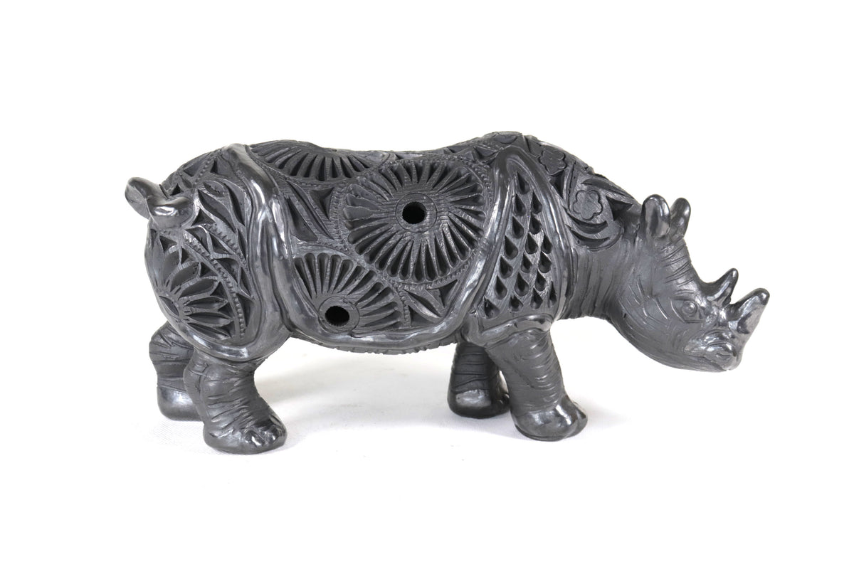 Rinoceronte de Barro Negro - 14 cm. 5.5 in. Barro negro