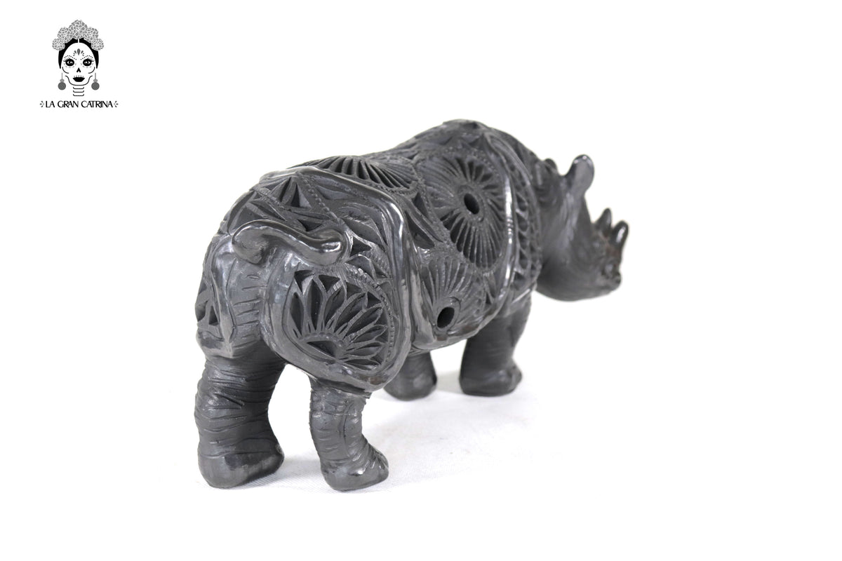 Rinoceronte de Barro Negro - 14 cm. 5.5 in. Barro negro
