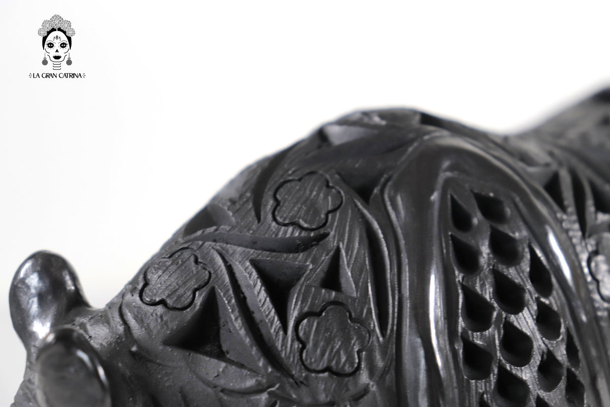 Rinoceronte de Barro Negro - 14 cm. 5.5 in. Barro negro