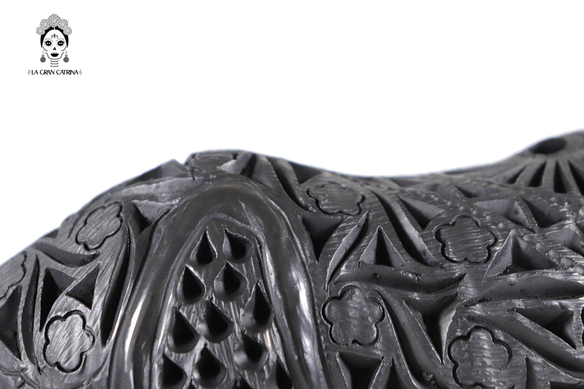 Rinoceronte de Barro Negro - 14 cm. 5.5 in. Barro negro