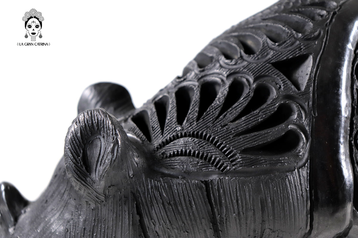 Rinoceronte de Barro Negro - 20 cm. 7.9 in. Barro negro