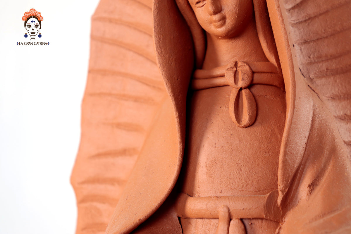 Virgen de Guadalupe - Barro natural - 30 Cm. 11.8 in. Artesanía