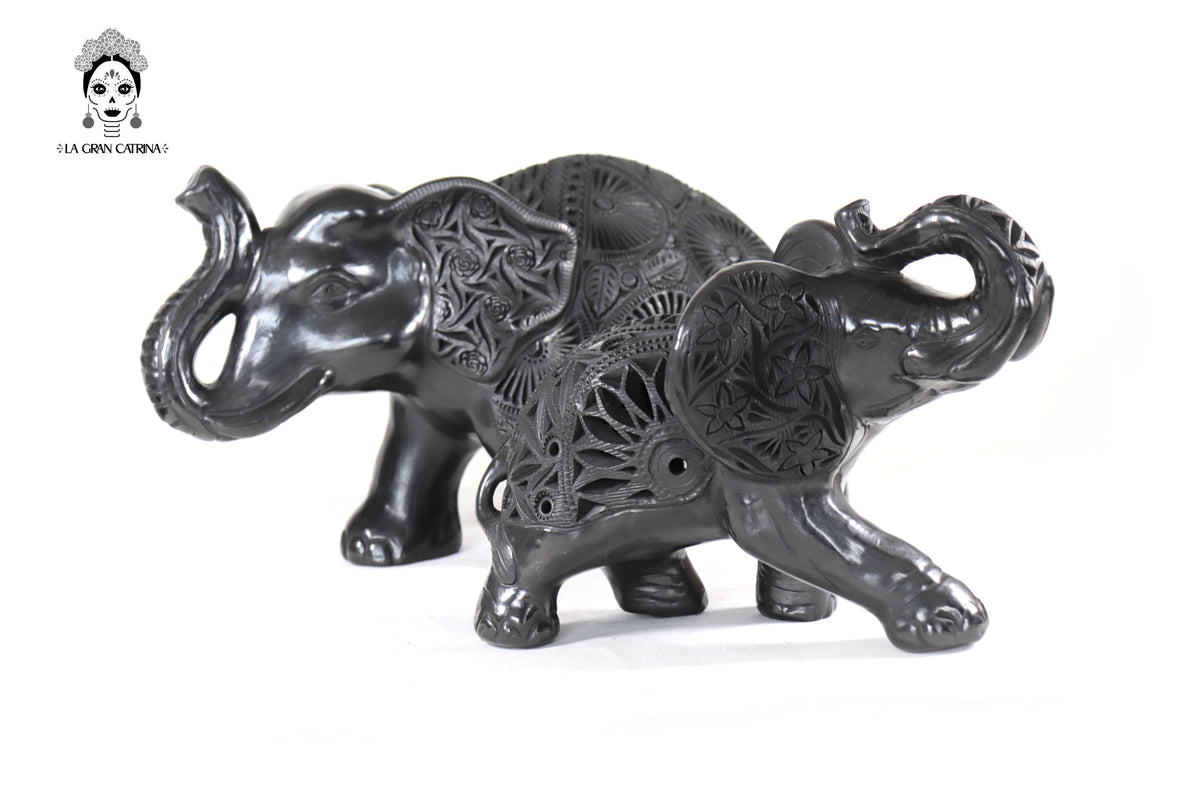 Pareja de Elefantes de Barro Negro - 24 cm. 9.4 in. - 18 cm. 7 in. Barro negro