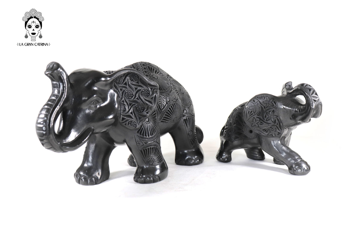 Pareja de Elefantes de Barro Negro - 24 cm. 9.4 in. - 18 cm. 7 in. Barro negro