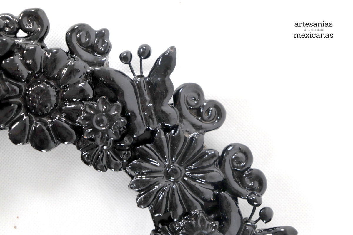 Corona negra - Barro vidriado - 33 cm. 13 in.