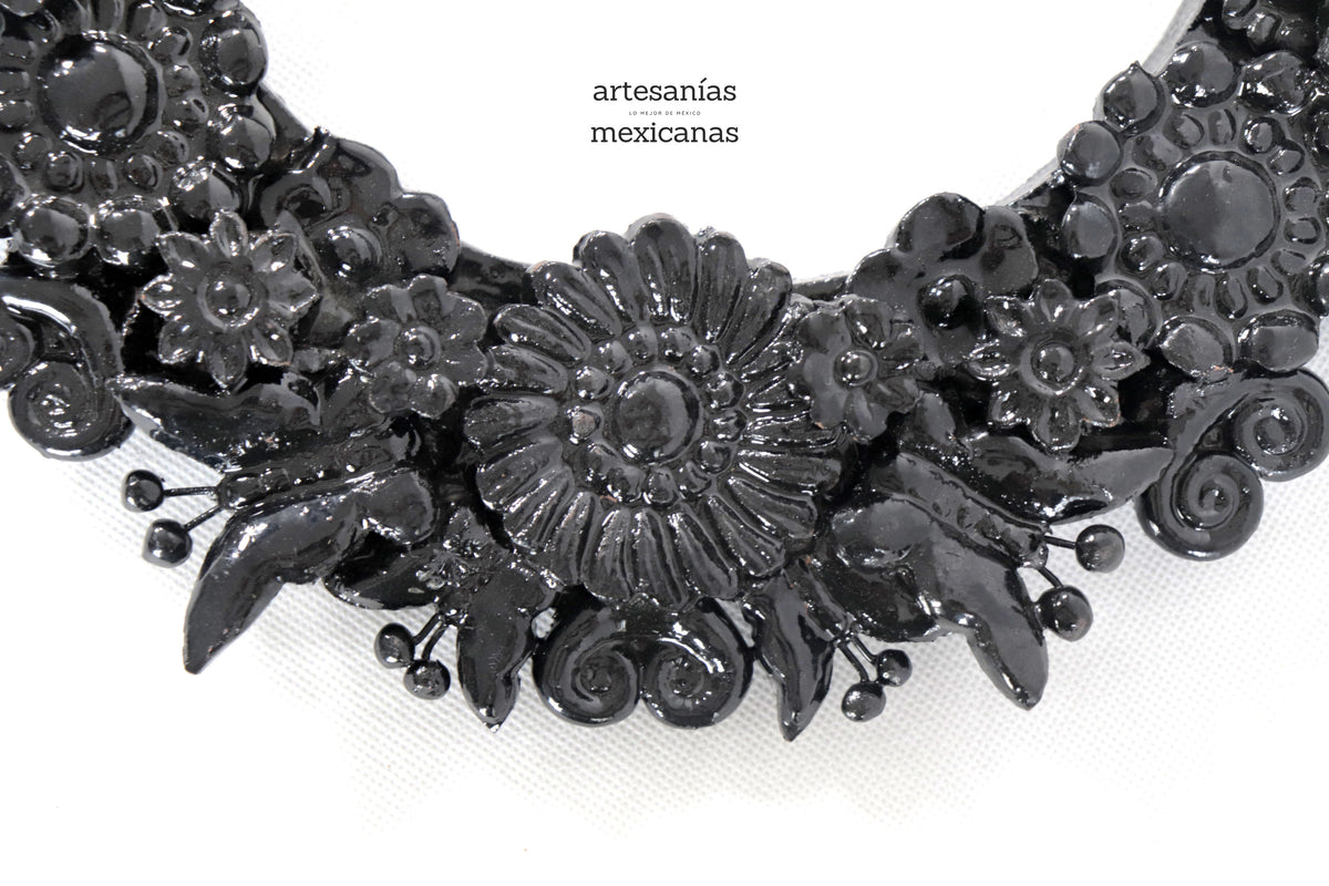 Corona negra - Barro vidriado - 33 cm. 13 in.