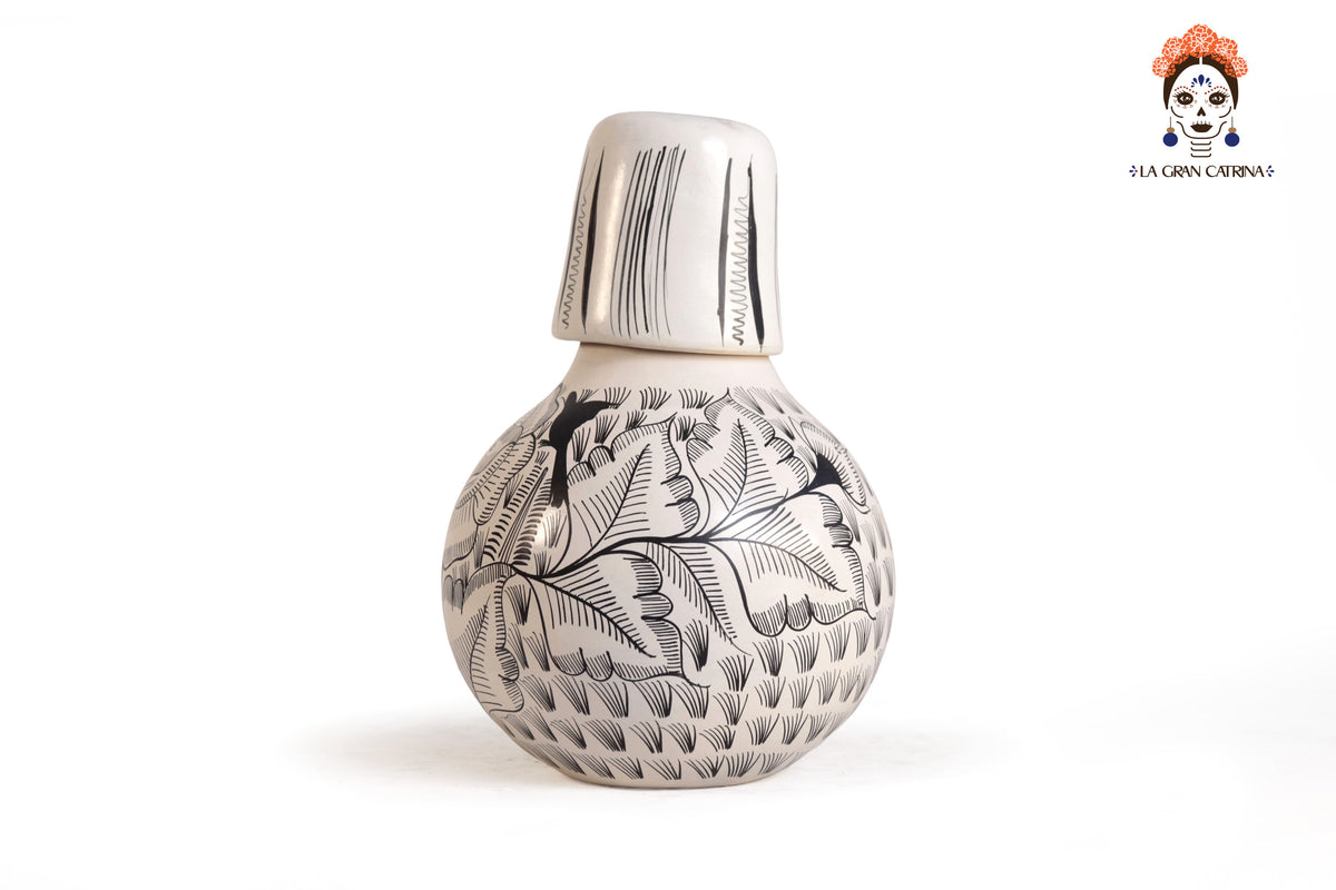 Jarrón Botellón Hueso con Negro - 23 cm. 09 in.
