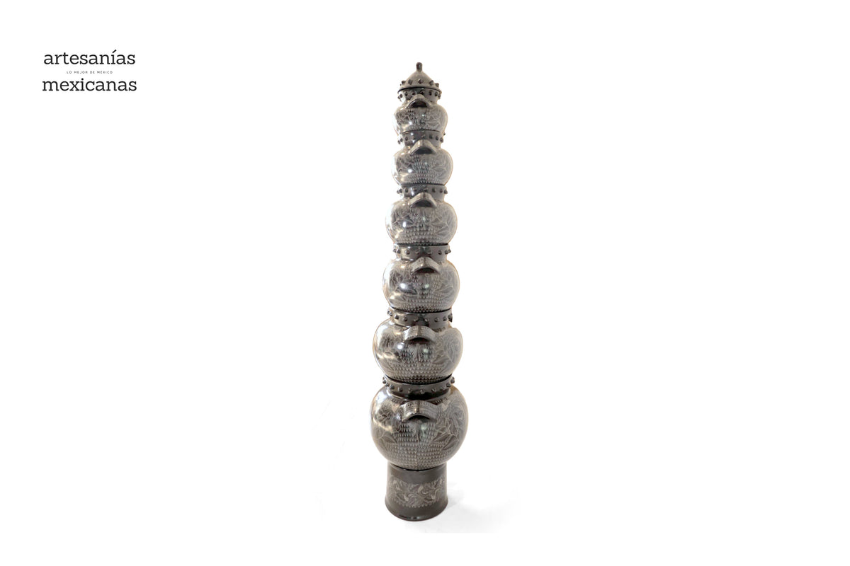 Torre de Ollas - Cerámica artesanal de Huancito - 171 cm. 67.5 in.