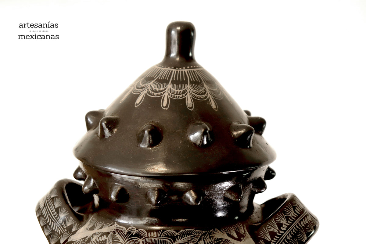 Torre de Ollas - Cerámica artesanal de Huancito - 171 cm. 67.5 in.