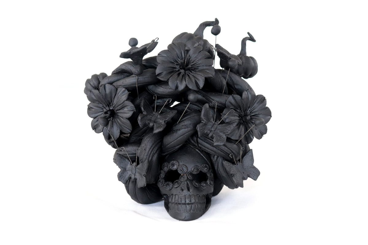 Calavera negra con Mariposas y Calabazas - 14.5 cm. 5.7 in.