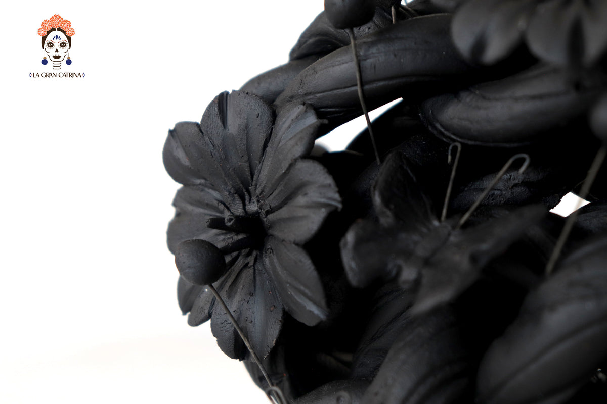 Calavera negra con Mariposas y Calabazas - 14.5 cm. 5.7 in.