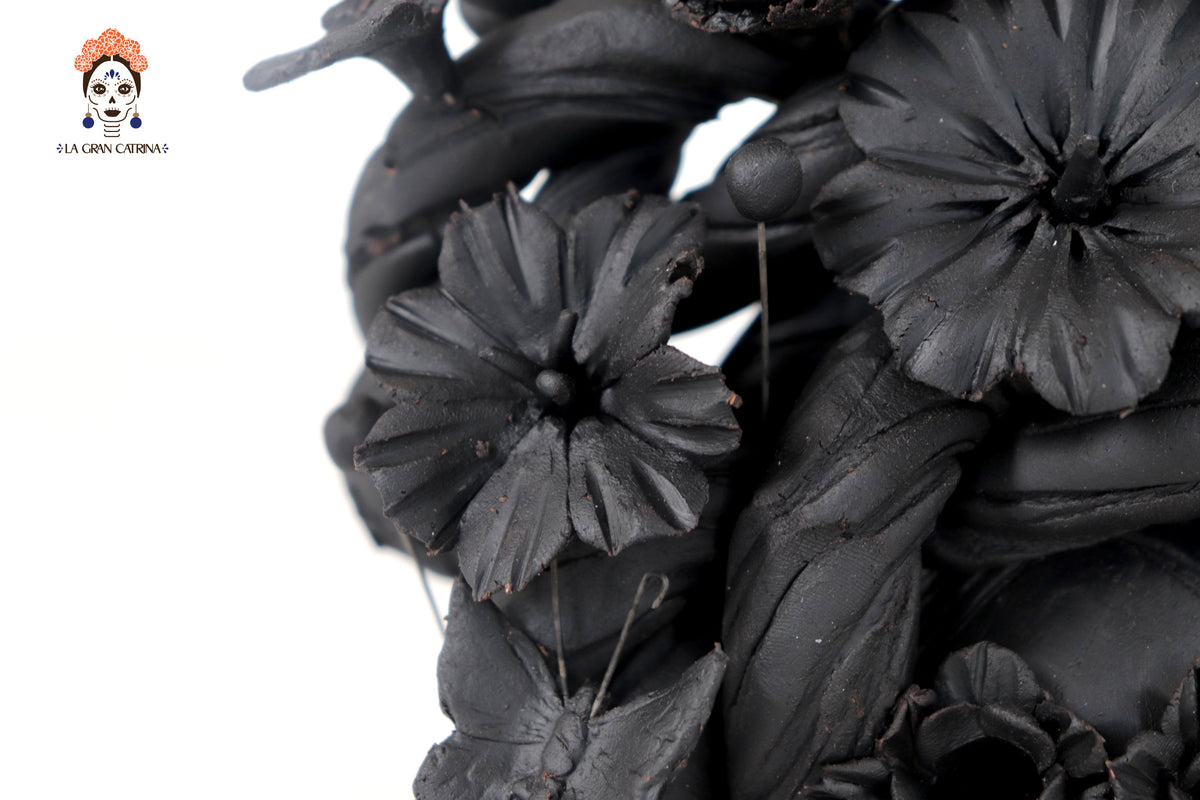 Calavera negra con Mariposas y Calabazas II - 14.5 cm. 5.7 in.