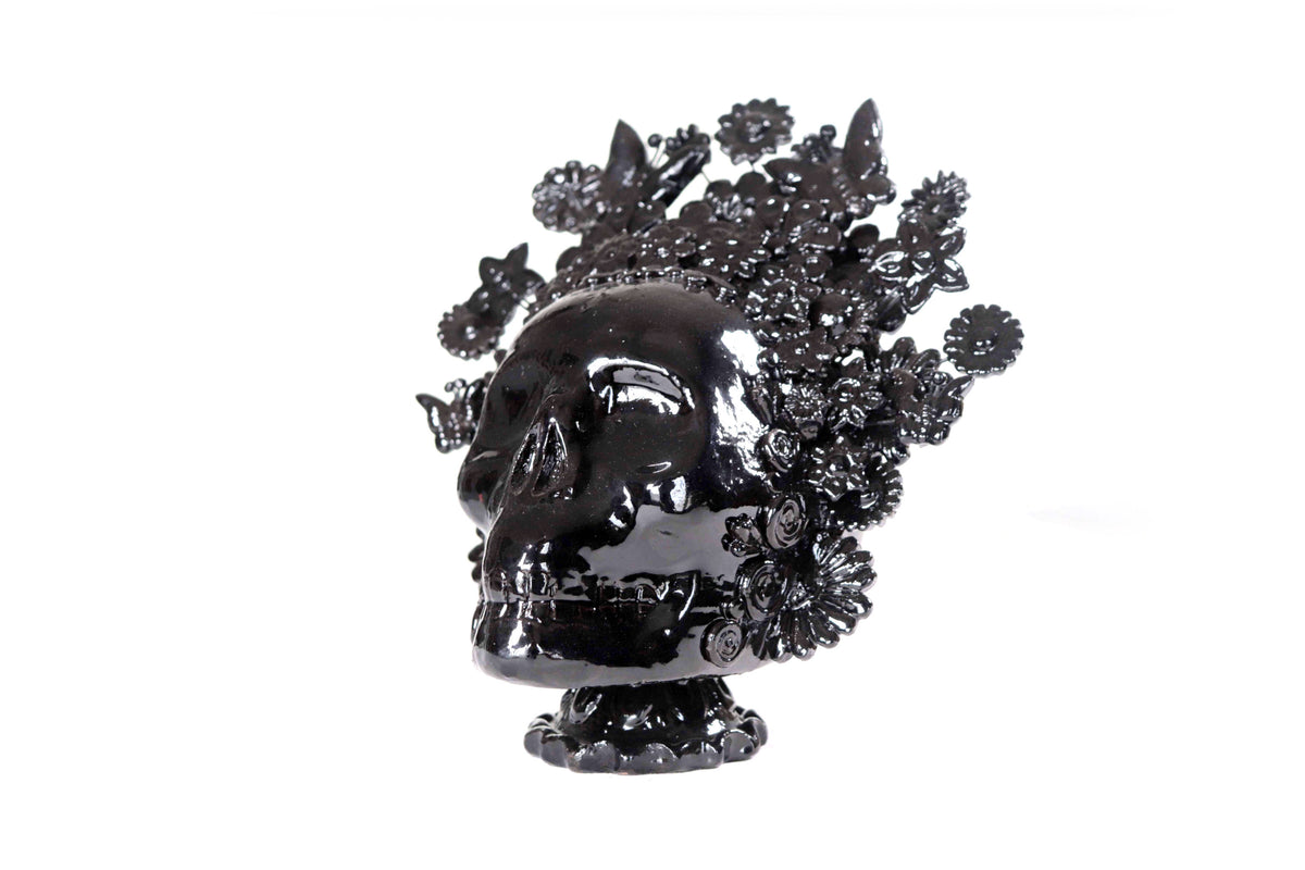 Calavera con tocado Negra con base- Barro vidriado - 22.5 cm. 8.8 in.