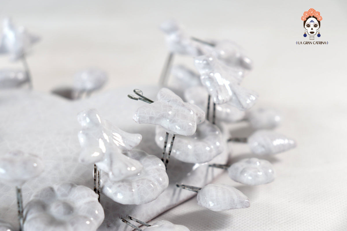 Corazón Barro Vidriado Blanco con Flores - 22 cm 8.6 in.