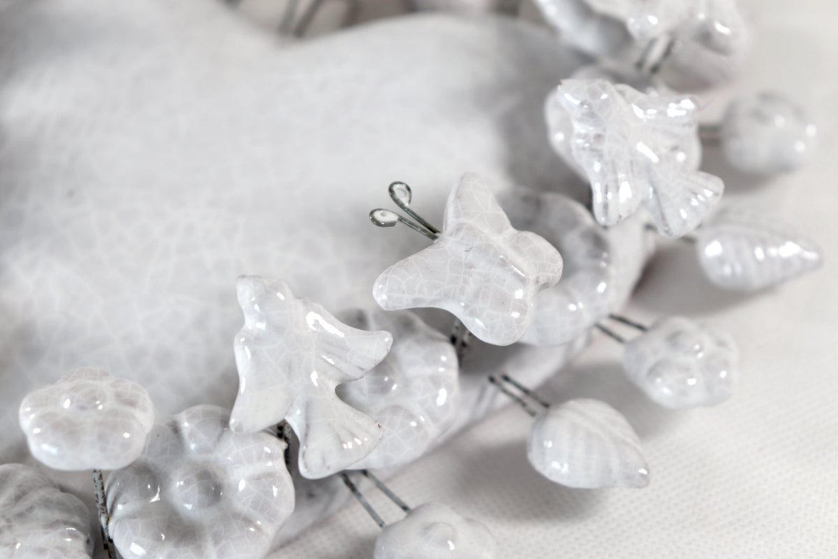 Corazón Barro Vidriado Blanco con Flores - 22 cm 8.6 in.