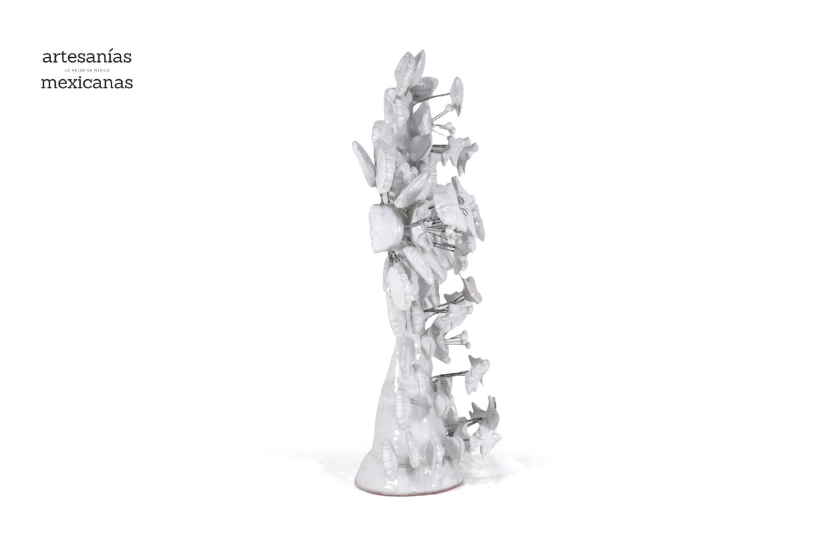 Cruz blanca vidriada de 43 cm.