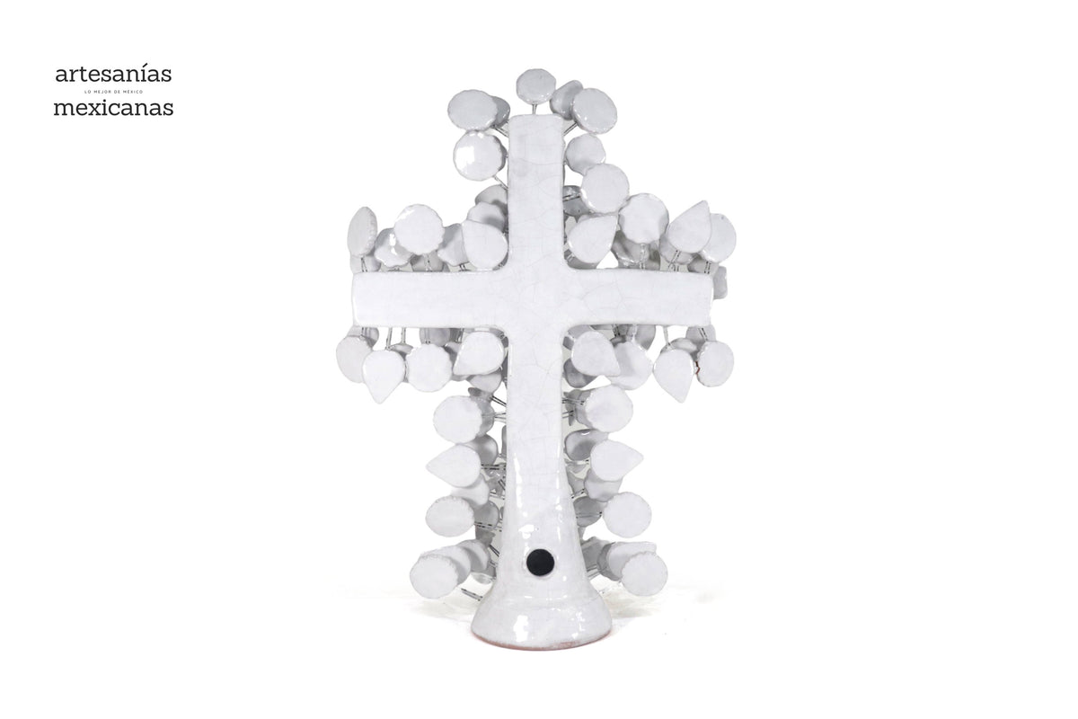 Cruz blanca vidriada de 43 cm.