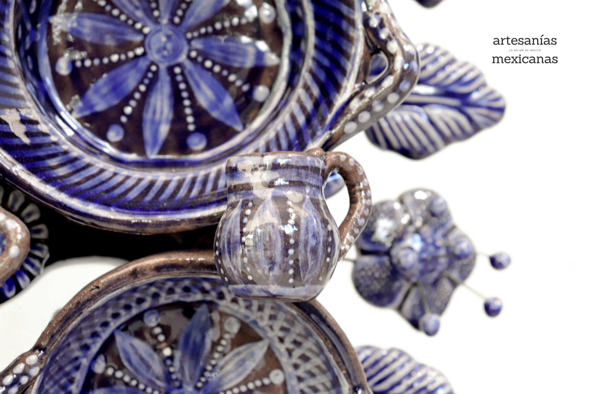 Cocina tradicional azul - Barro vidriado - Pieza de concurso - 125 cm. 49.2 in