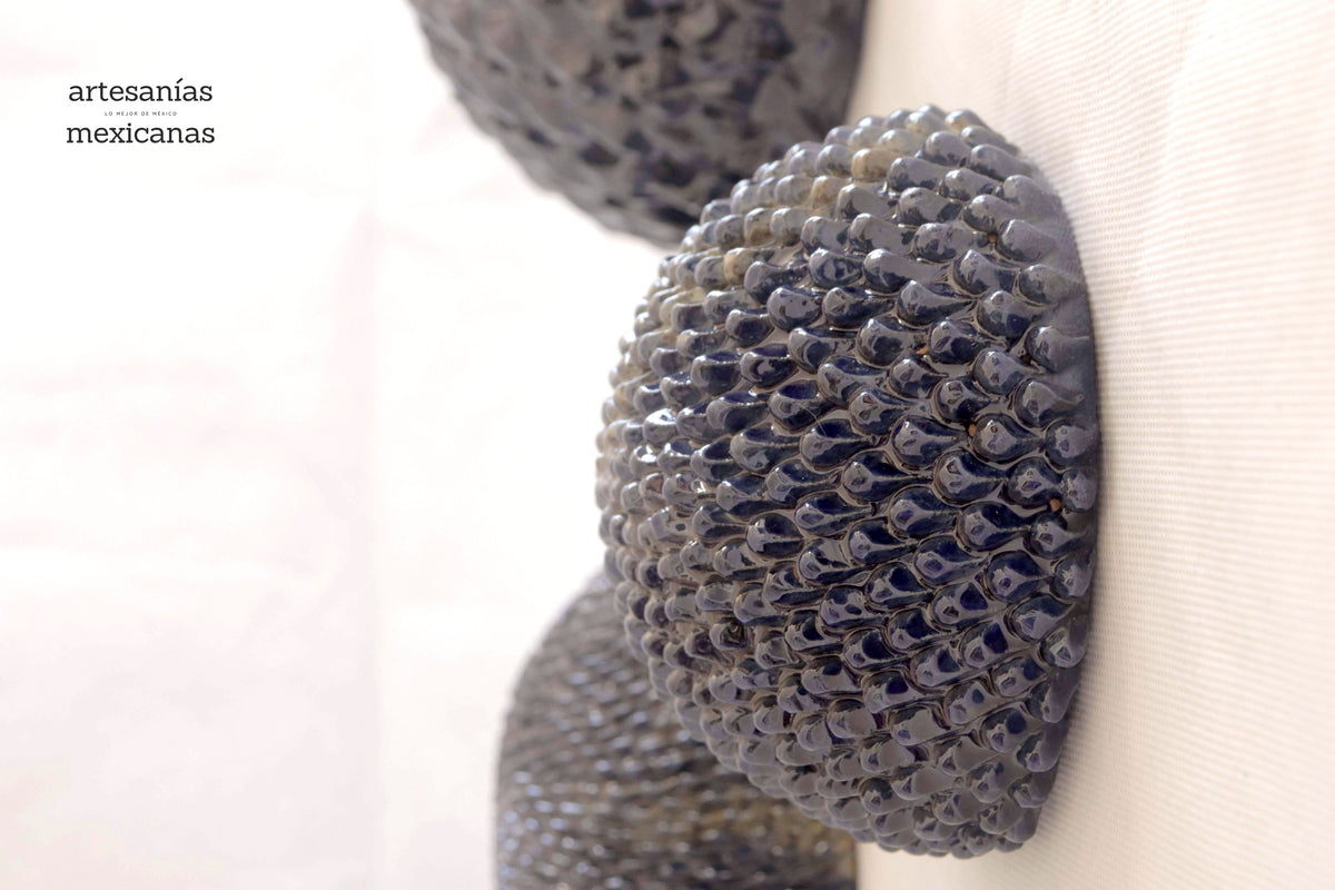 Esferas vidriadas azules de pared - En producción