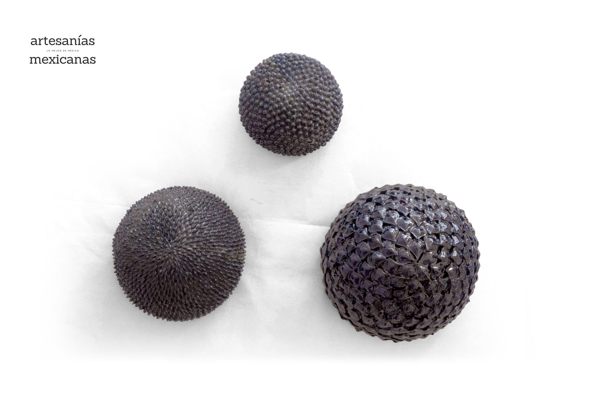 Esferas vidriadas azules de pared - En producción