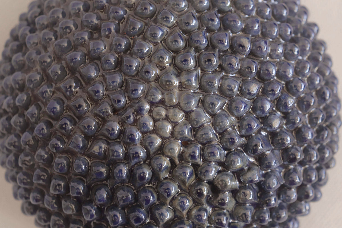 Esferas vidriadas azules de pared - En producción