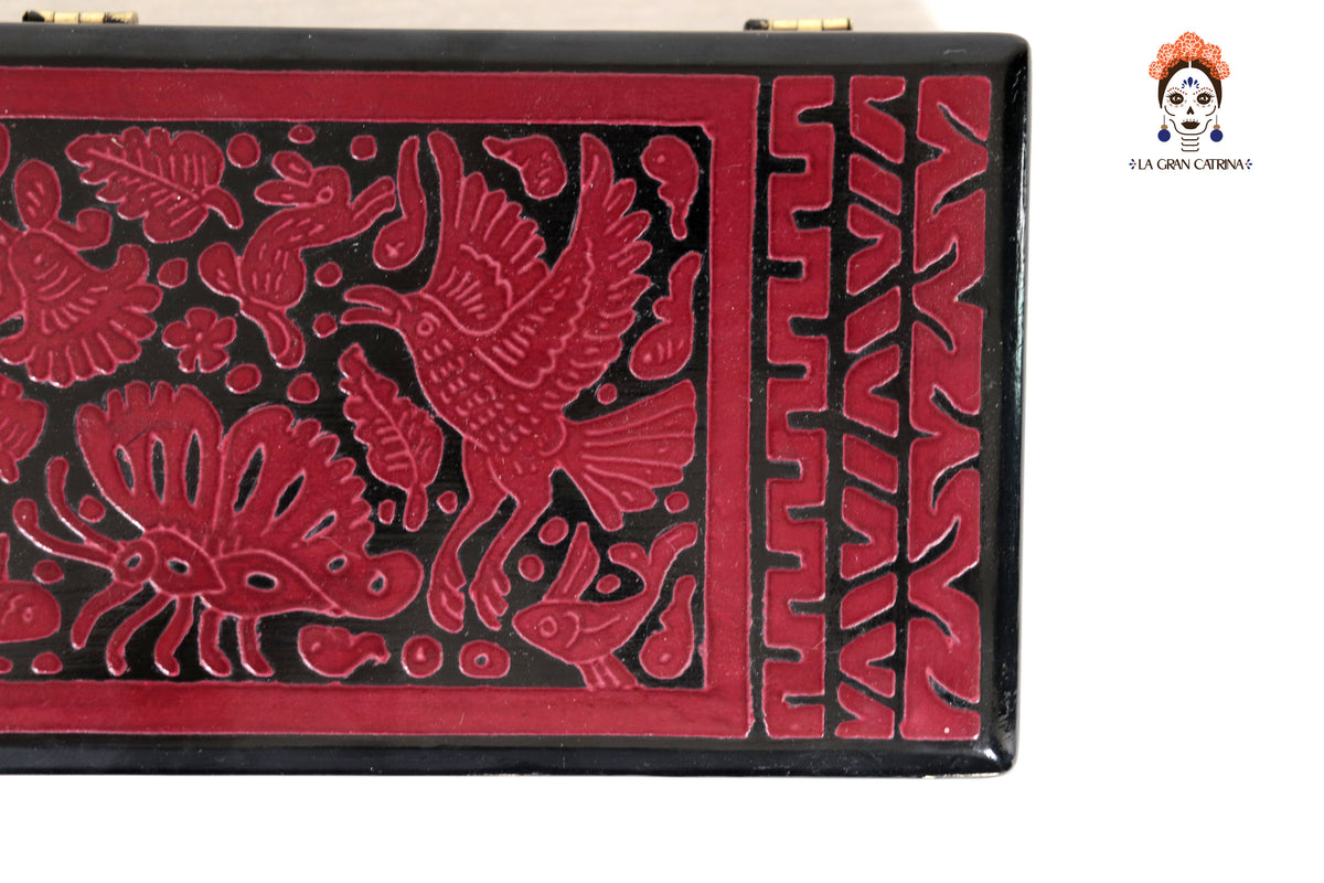 Caja Artesanal de Olinalá Roja con Diseño Floral Tradicional - 33 cm. 12.9 in. Olinala