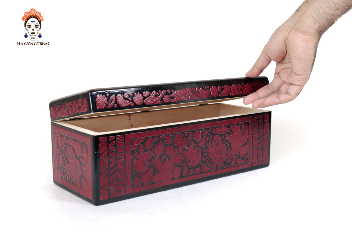 Caja Artesanal de Olinalá Roja con Diseño Floral Tradicional - 33 cm. 12.9 in. Olinala