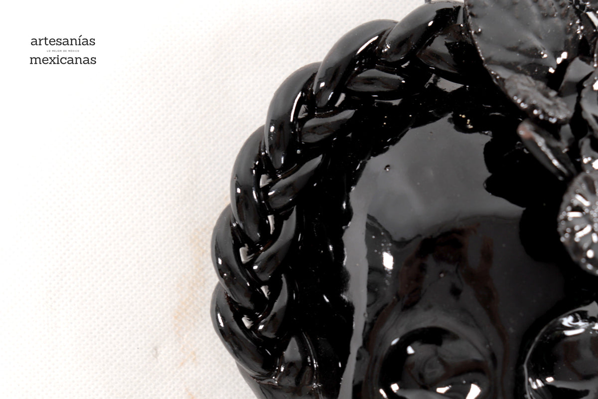 Calavera negra mediana de pared - Barro vidriado - 19.5 cm. 7.6 in.