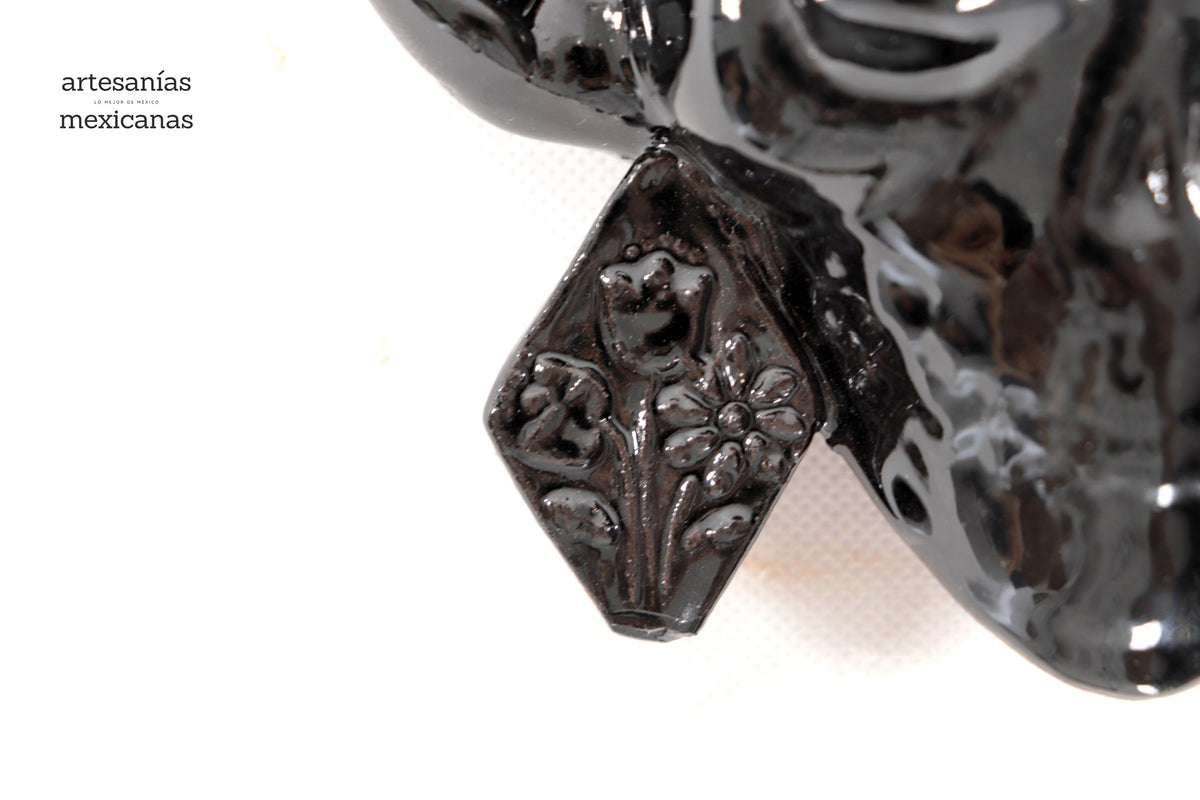 Calavera negra mediana de pared - Barro vidriado - 19.5 cm. 7.6 in.