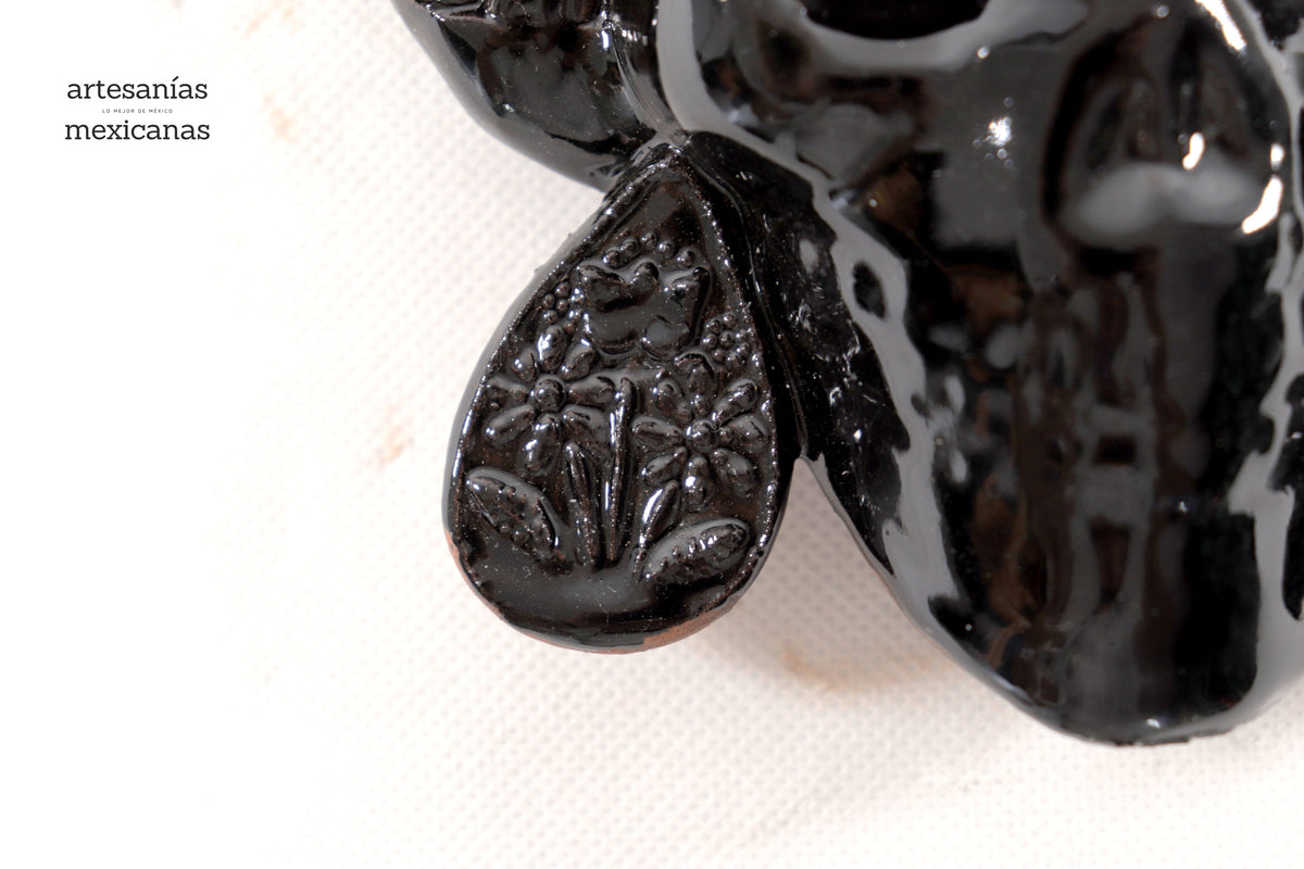 Calavera negra mediana de pared - Barro vidriado - 19.5 cm. 7.6 in.